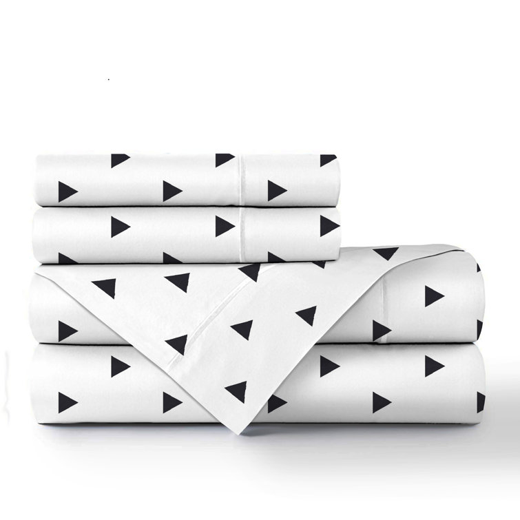 Portland Place Black And White Triangles 160 GSM Flannel Sheet Set
